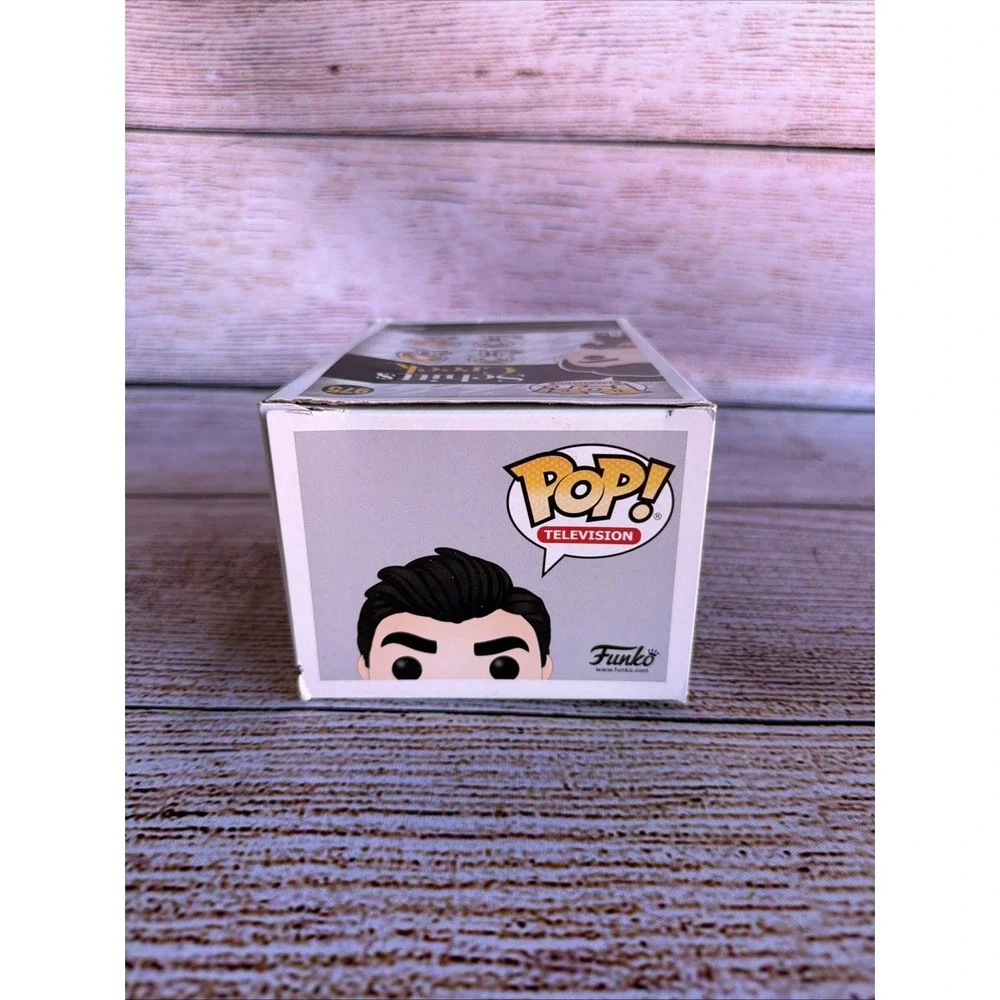 David Rose 975 Funko Pop Schitts Creek New Damage Box